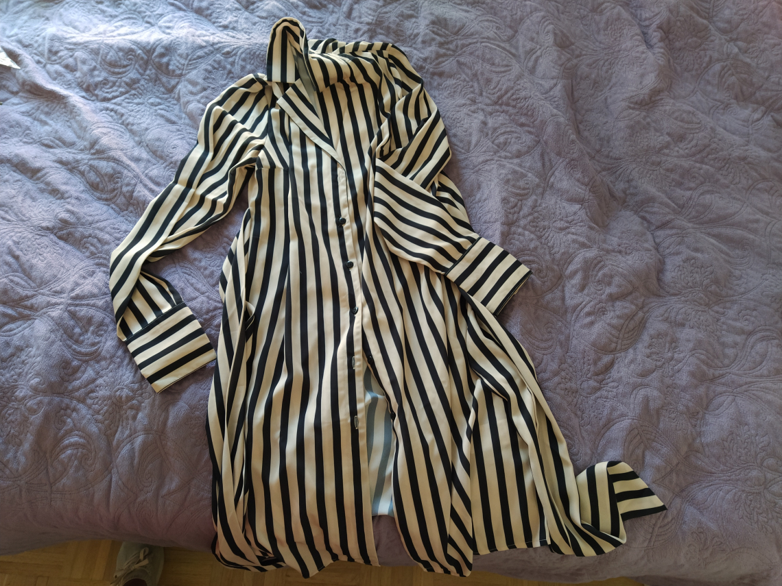 Tied Waist Striped Kleid